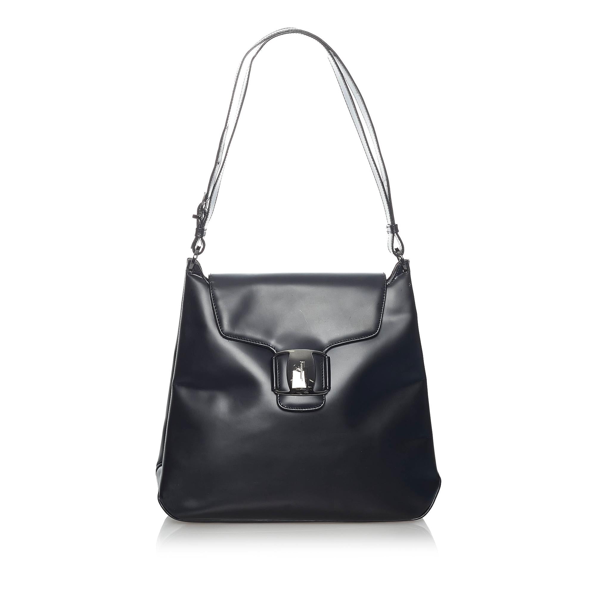 Salvatore Ferragamo Vara Leather Shoulder Bag (SHG-31225)