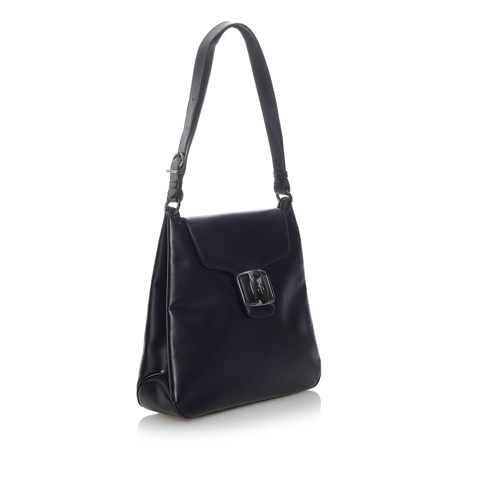 Salvatore Ferragamo Vara Leather Shoulder Bag (SHG-31225)