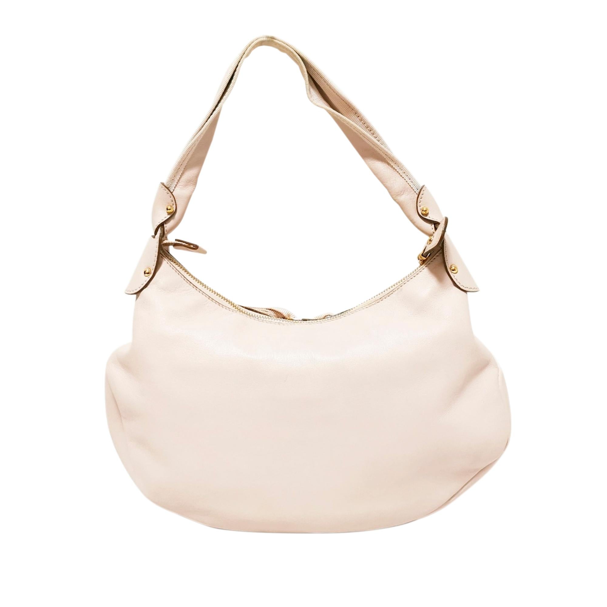 Salvatore Ferragamo Vara Leather Shoulder Bag (SHG-32427)