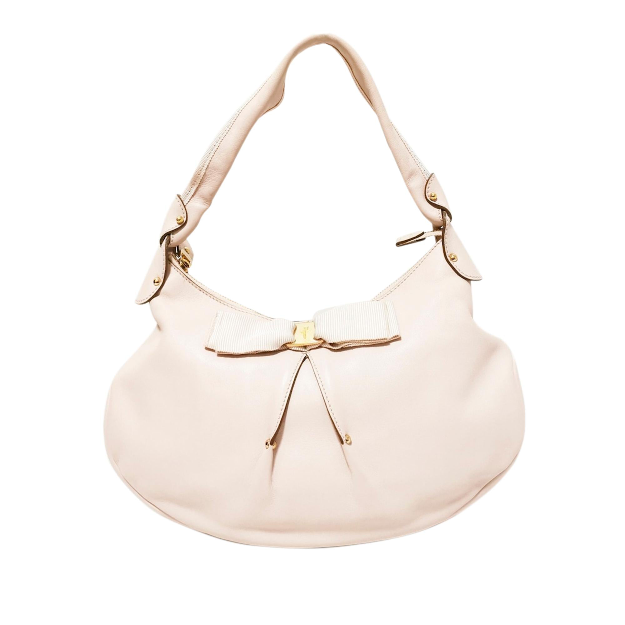 Salvatore Ferragamo Vara Leather Shoulder Bag (SHG-32427)