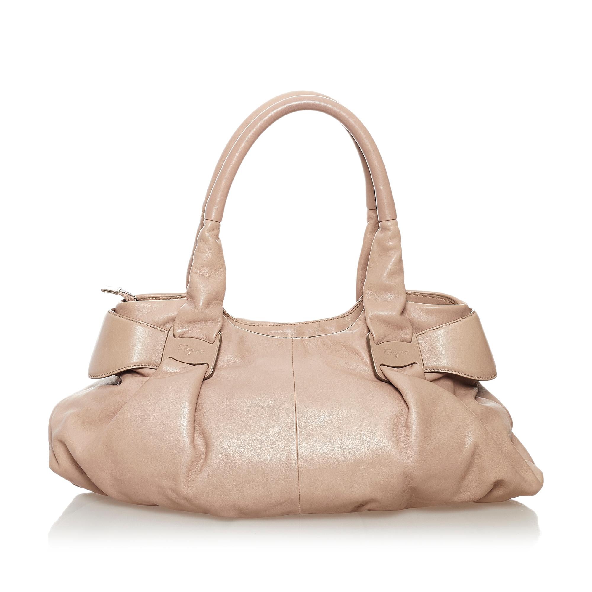 Salvatore Ferragamo Vara Leather Tote Bag (SHG-32248)
