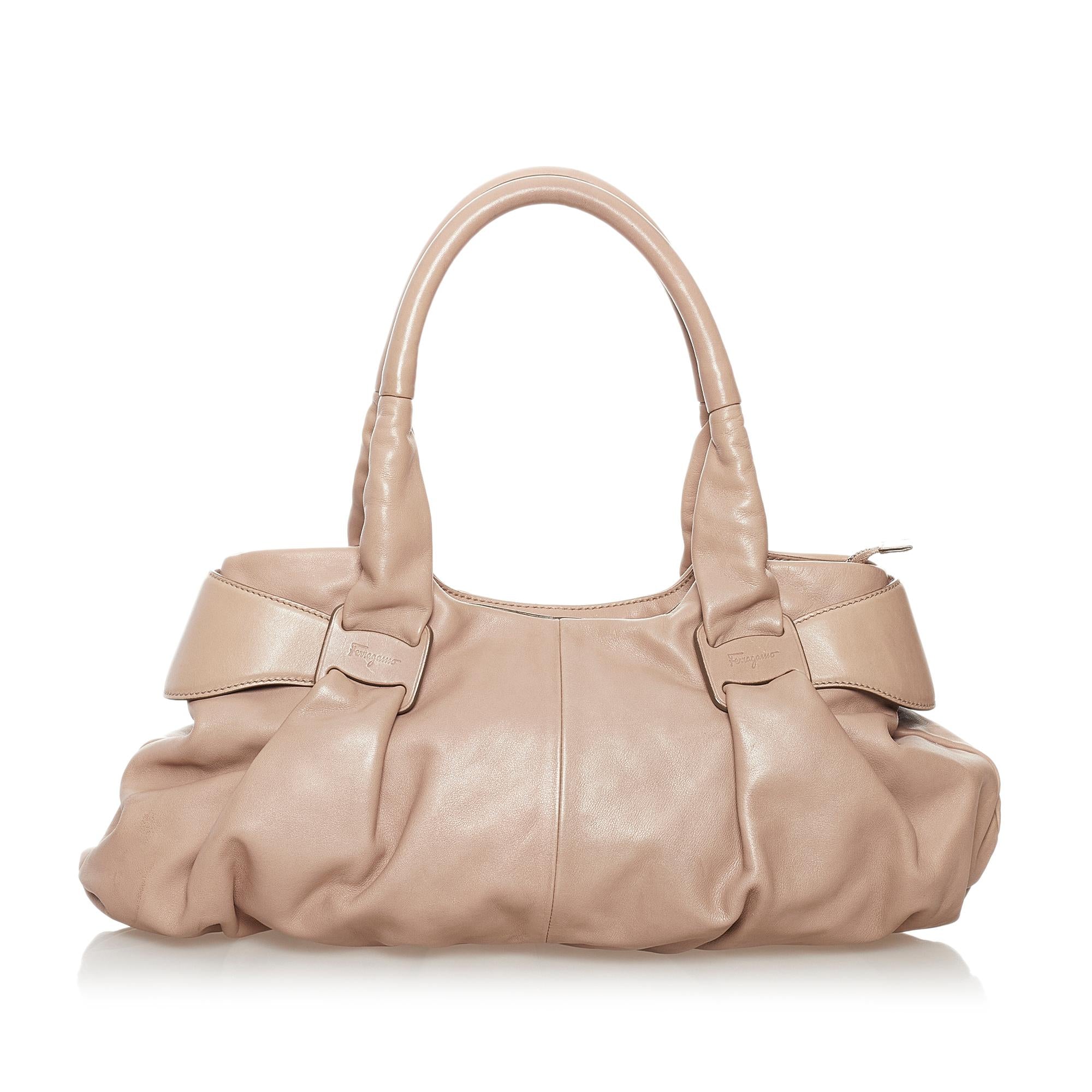 Salvatore Ferragamo Vara Leather Tote Bag (SHG-32248)
