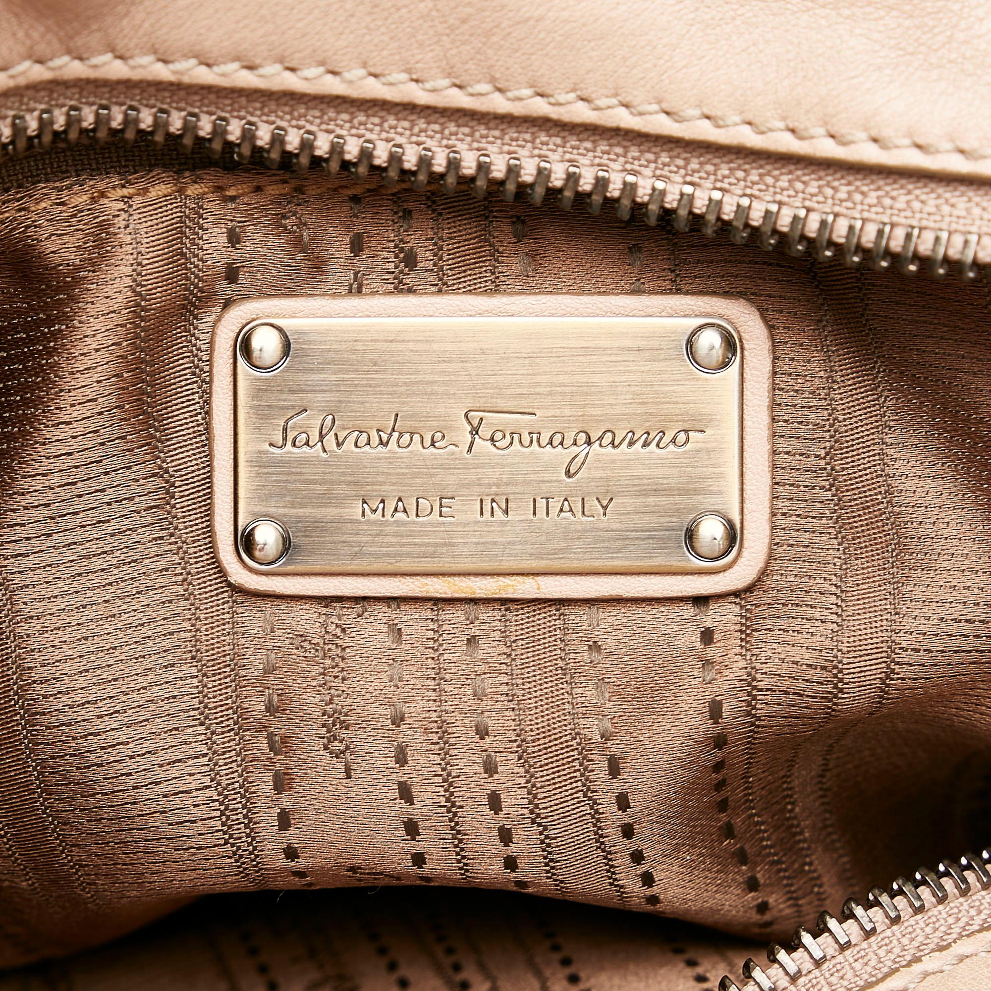 Salvatore Ferragamo Vara Leather Tote Bag (SHG-32248)