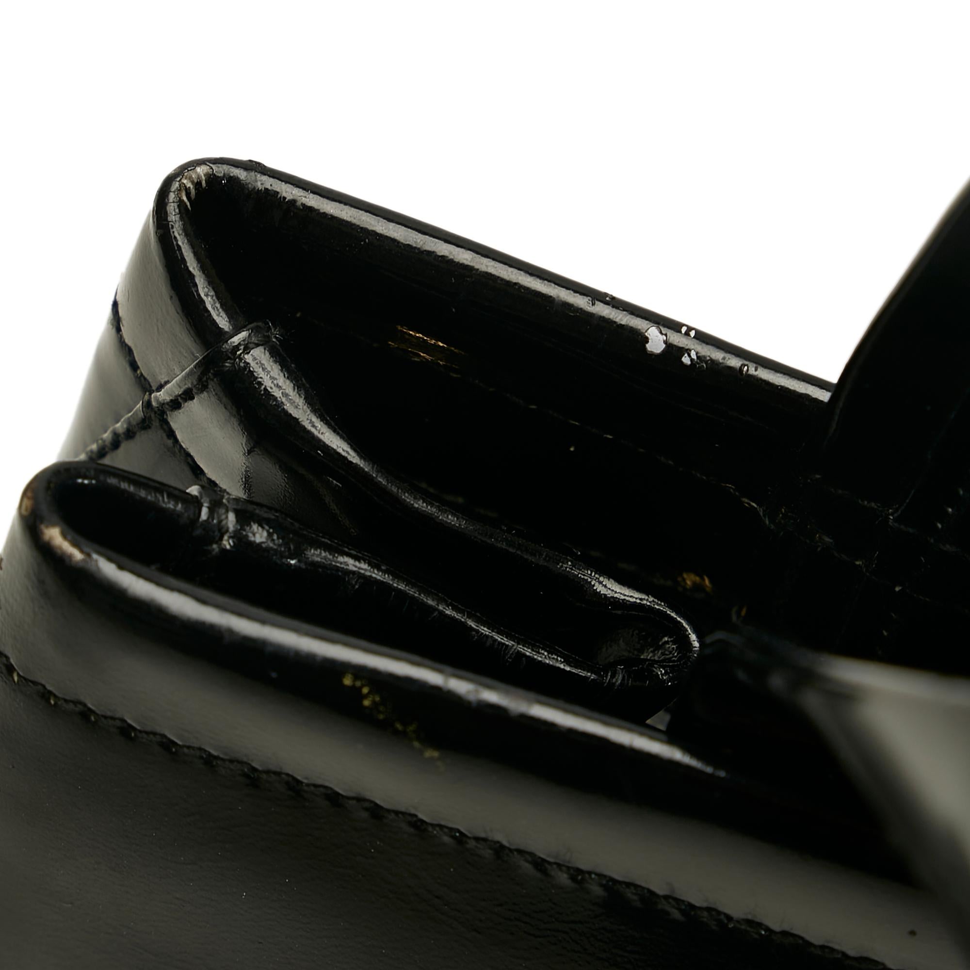 Salvatore Ferragamo Vara Satchel (SHG-35264)