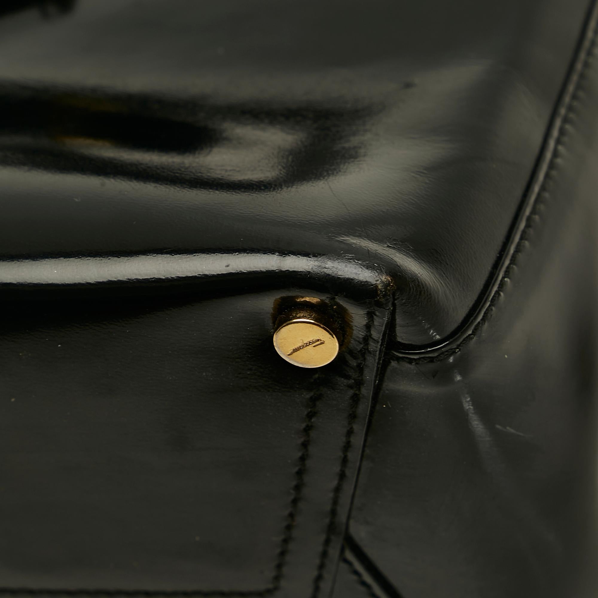 Salvatore Ferragamo Vara Satchel (SHG-35264)
