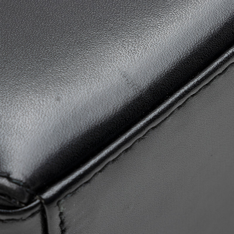 Salvatore Ferragamo Vintage Smooth Leather Shoulder Bag (SHF-21563)