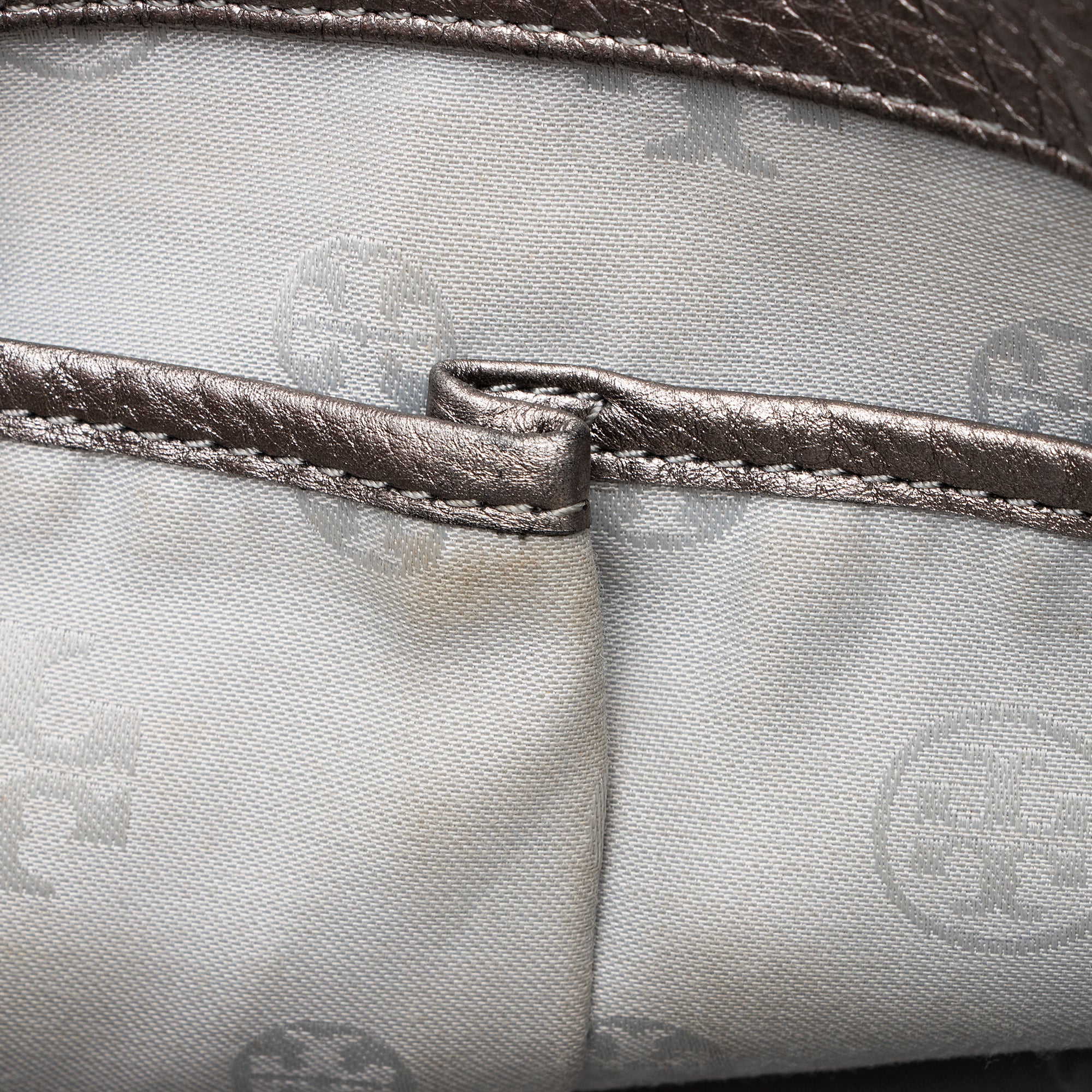 Tory Burch Metallic Leather Marion Saddle Bag (SHF-22337)