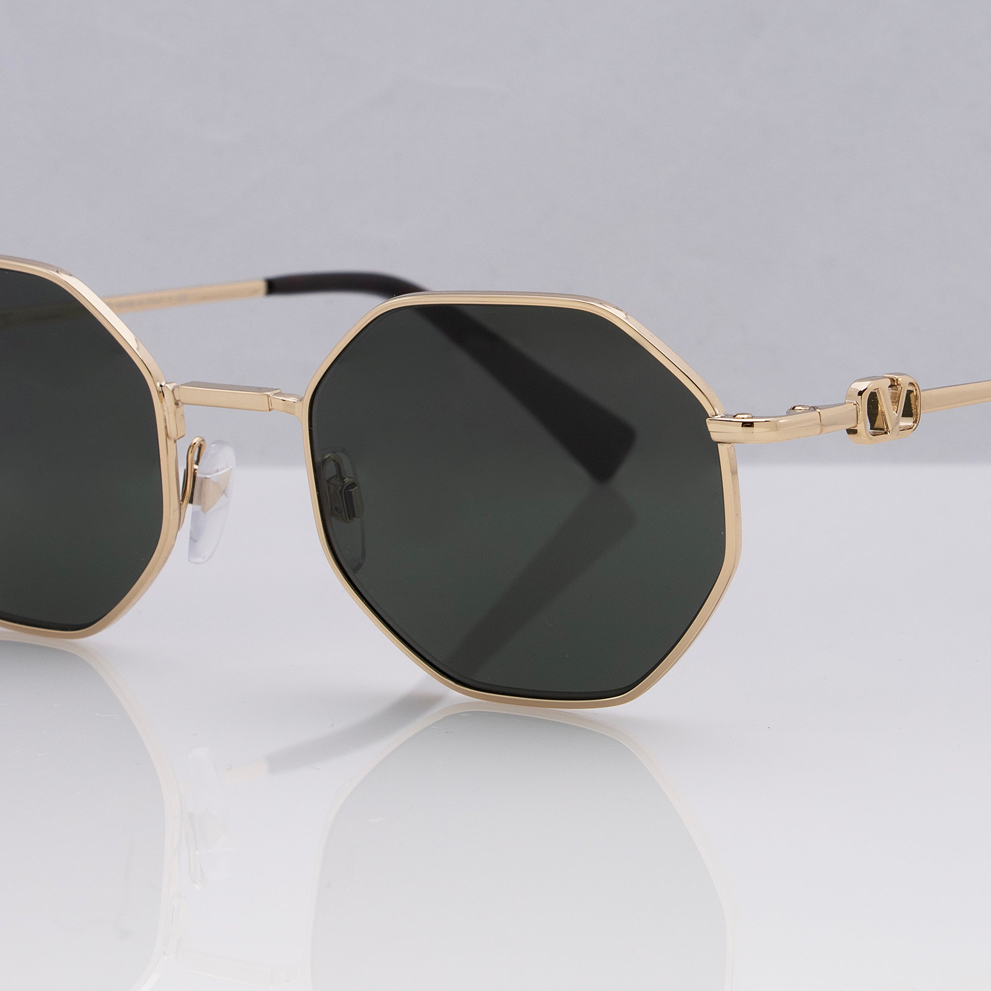 Valentino Octavian V Logo Sunglasses (SHF-23026)