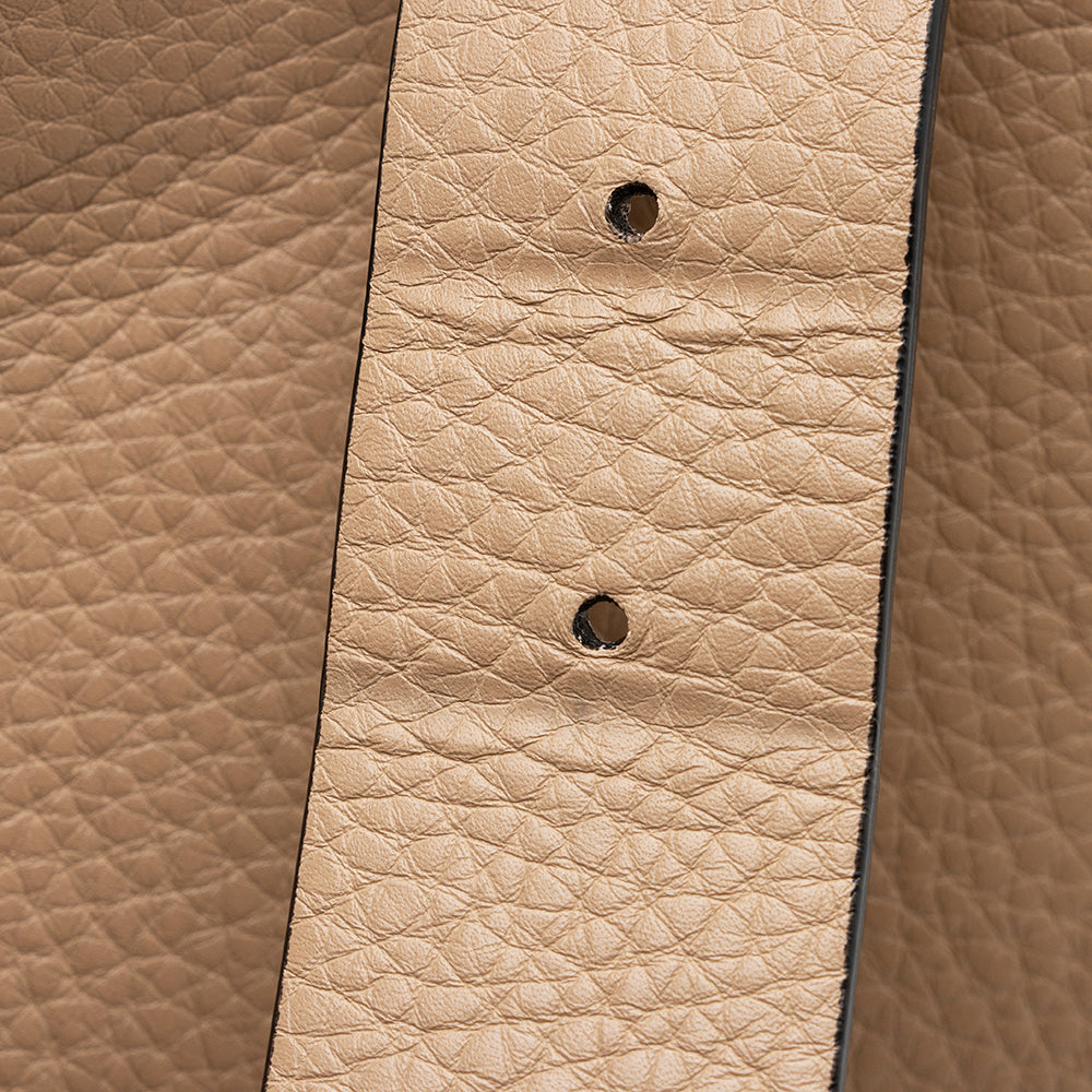 Valentino Pebbled Calfskin Rockstud Flip-Lock Small Messenger Bag (SHF-21886)