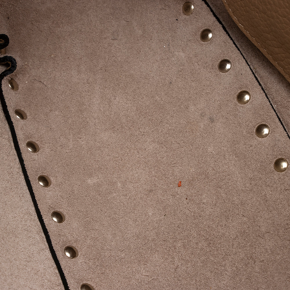 Valentino Pebbled Calfskin Rockstud Flip-Lock Small Messenger Bag (SHF-21886)